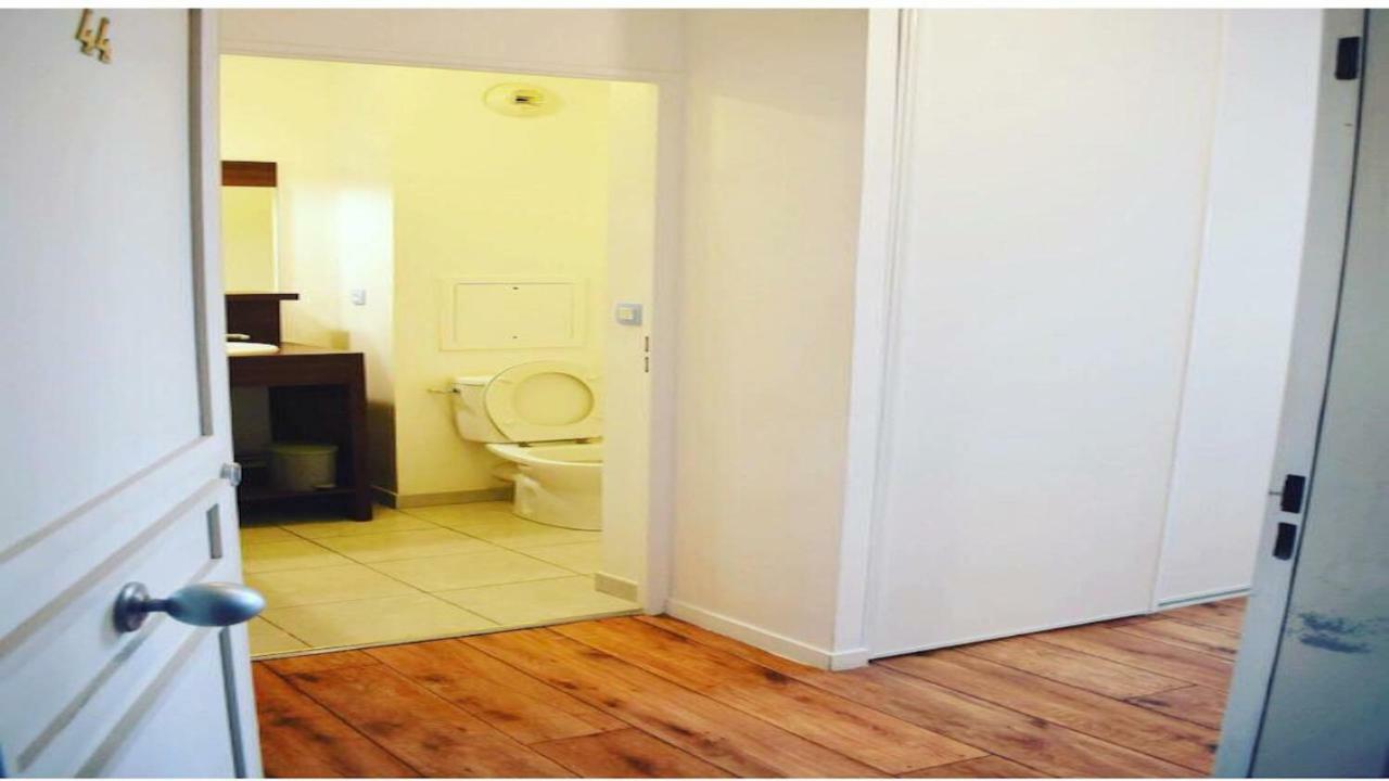 Studio A 1 Kilometre De Disneyland Paris Монтеврен Екстериор снимка