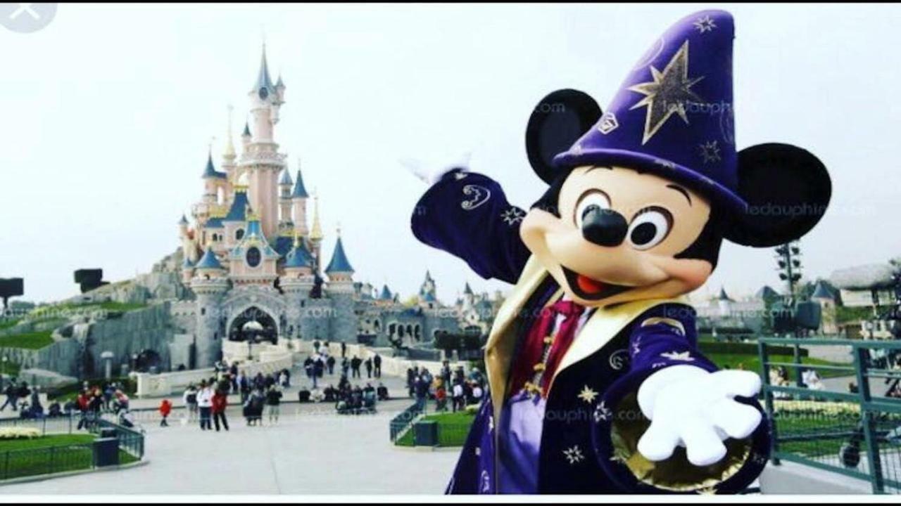 Studio A 1 Kilometre De Disneyland Paris Монтеврен Екстериор снимка