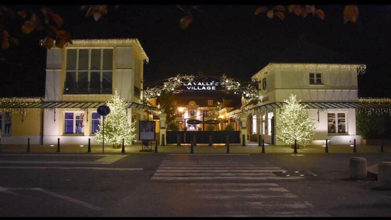 Studio A 1 Kilometre De Disneyland Paris Монтеврен Екстериор снимка