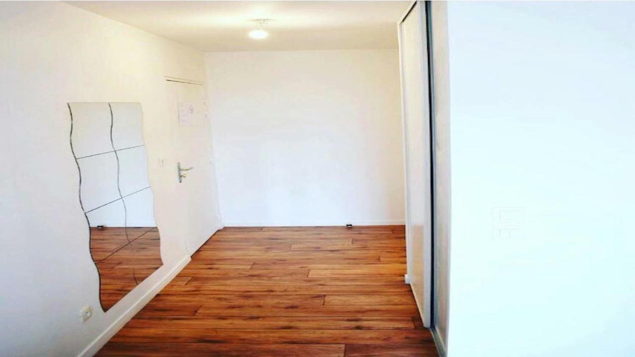 Studio A 1 Kilometre De Disneyland Paris Монтеврен Екстериор снимка