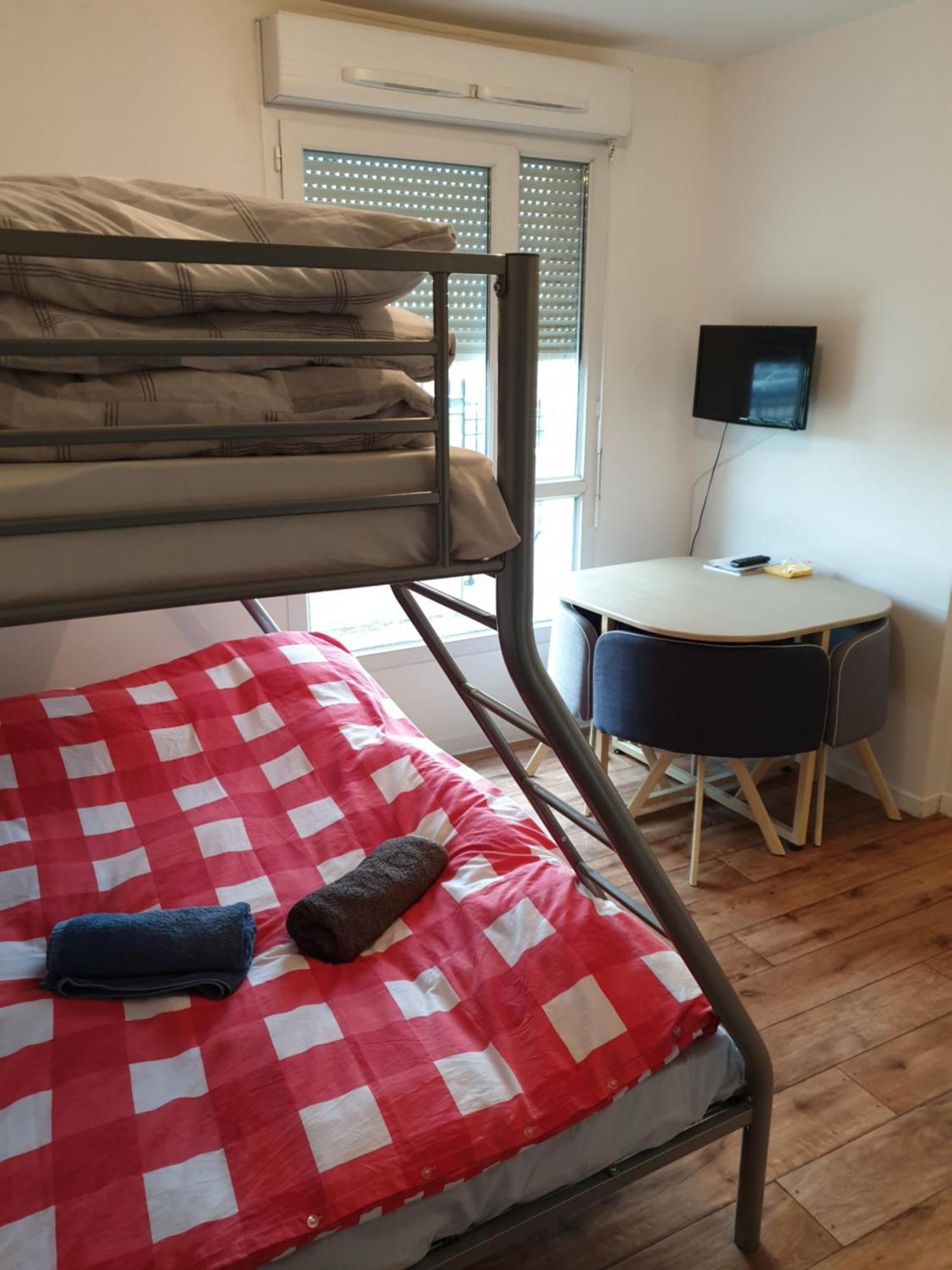 Studio A 1 Kilometre De Disneyland Paris Монтеврен Екстериор снимка