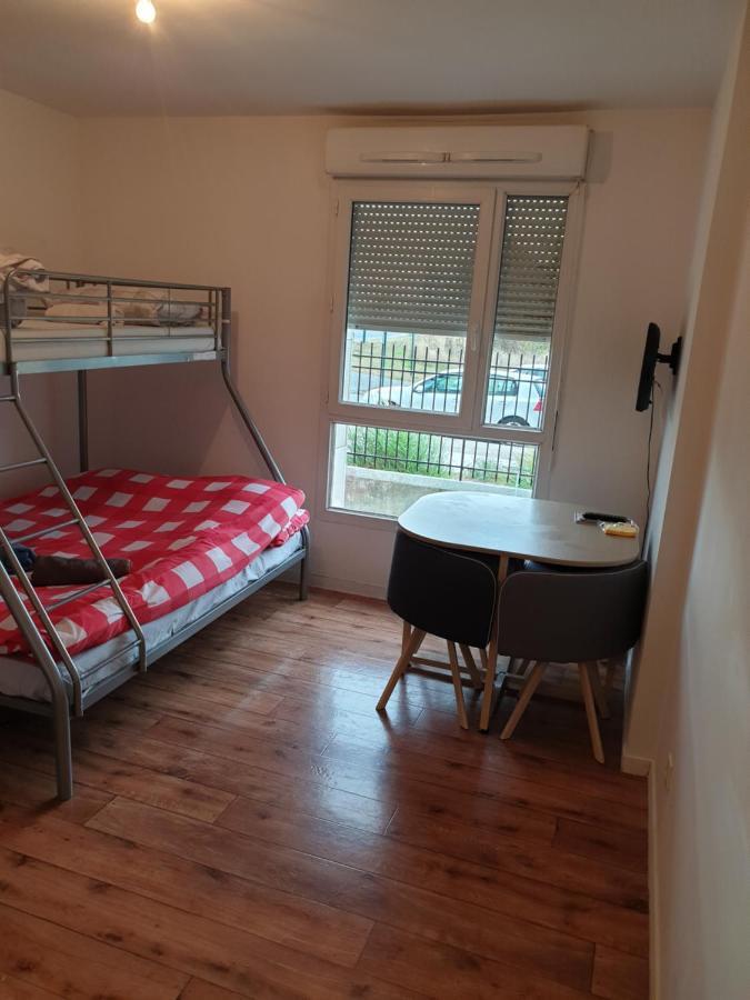 Studio A 1 Kilometre De Disneyland Paris Монтеврен Екстериор снимка